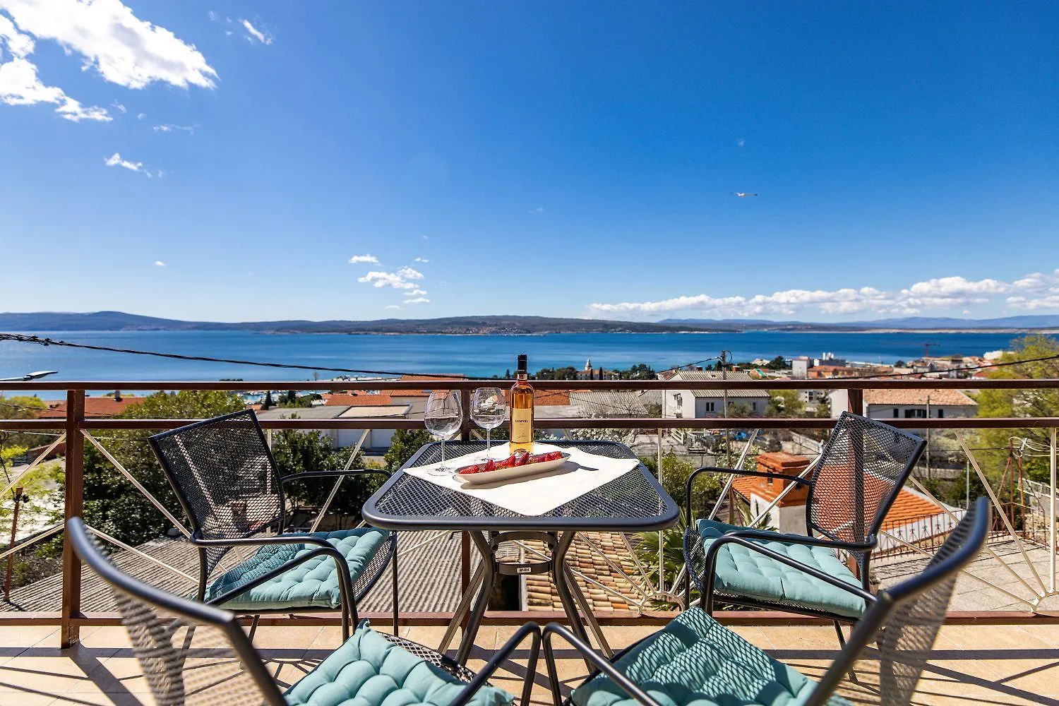 Modernes Apartment Mit Traumhaften Meerblick, Nur 400 Meter Zum Strand Crikvenica 0*,  Croatia